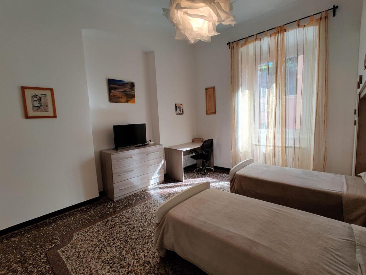 Wow Home - 175 Mq - Posteggio Privato - Davanti Porto Traghetti - Fino A 10 Posti Letto Genova Exterior foto