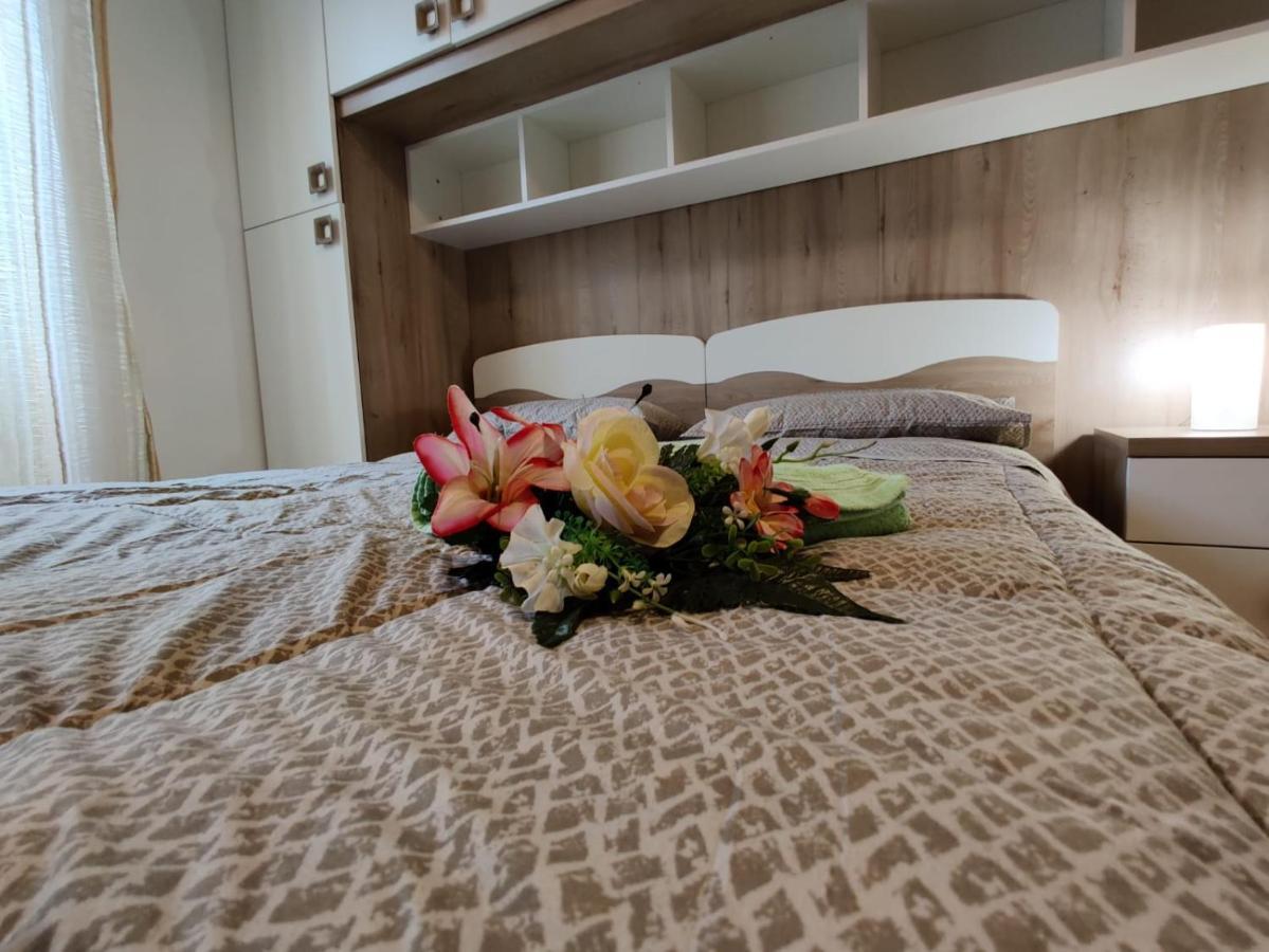 Wow Home - 175 Mq - Posteggio Privato - Davanti Porto Traghetti - Fino A 10 Posti Letto Genova Exterior foto