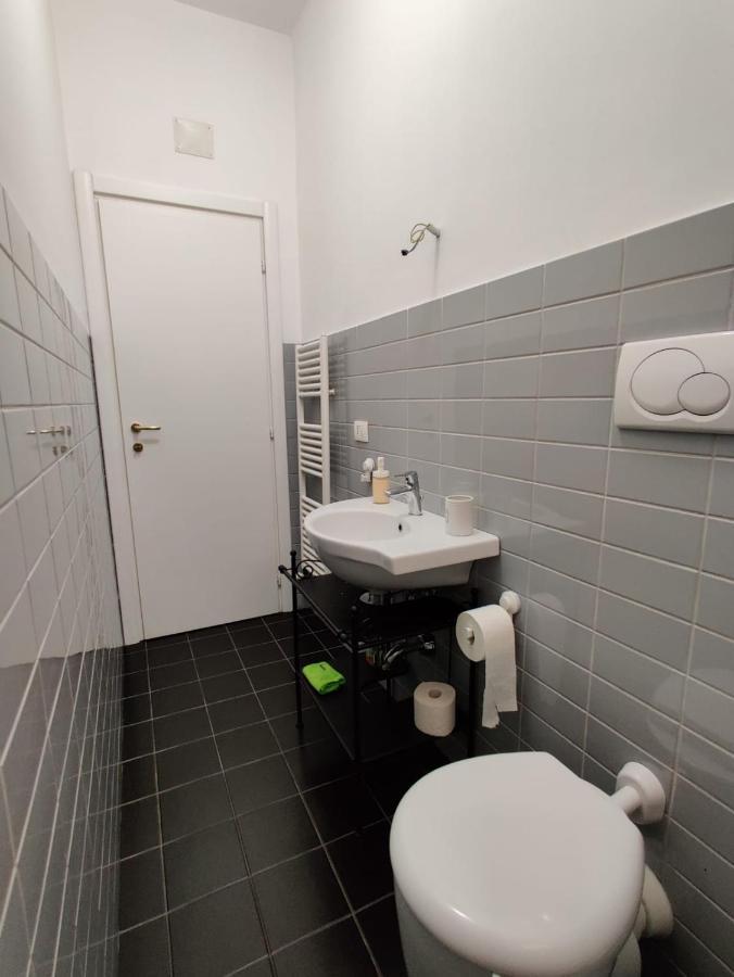 Wow Home - 175 Mq - Posteggio Privato - Davanti Porto Traghetti - Fino A 10 Posti Letto Genova Exterior foto
